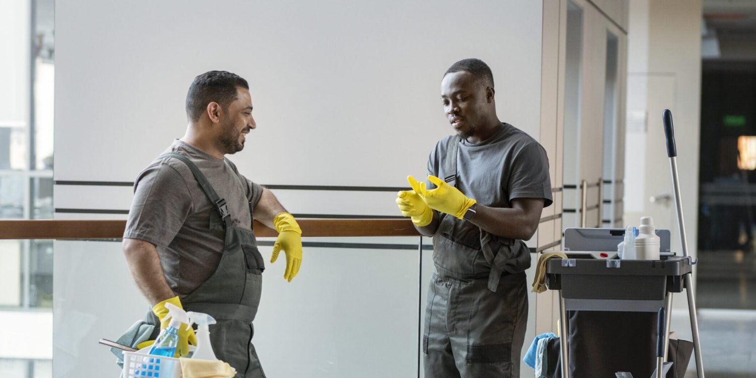 full-shot-men-wearing-equipment